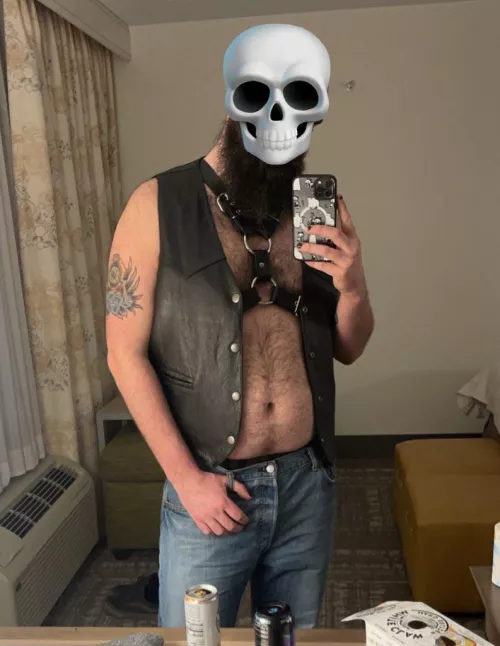 Aspiring muscle bear/leather daddy by northern_luck