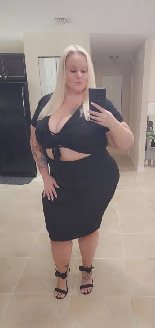 Bow before Me...🖤 by Amazon_BBW