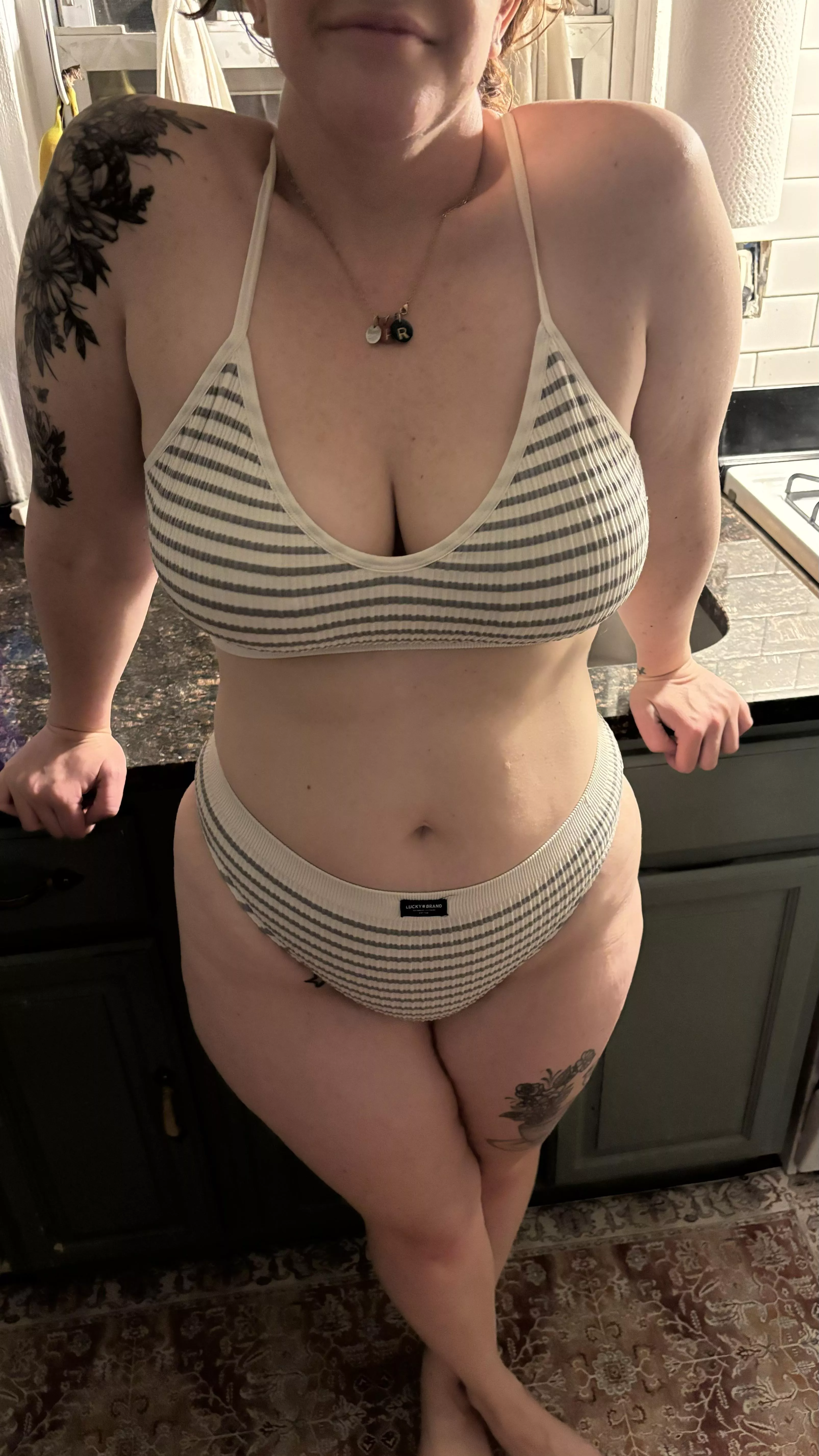 Comfy and sexy Sunday morning posted by GngrPeach