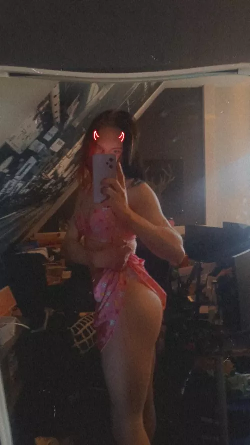 Do I look cute?👉👈 by Phantlm