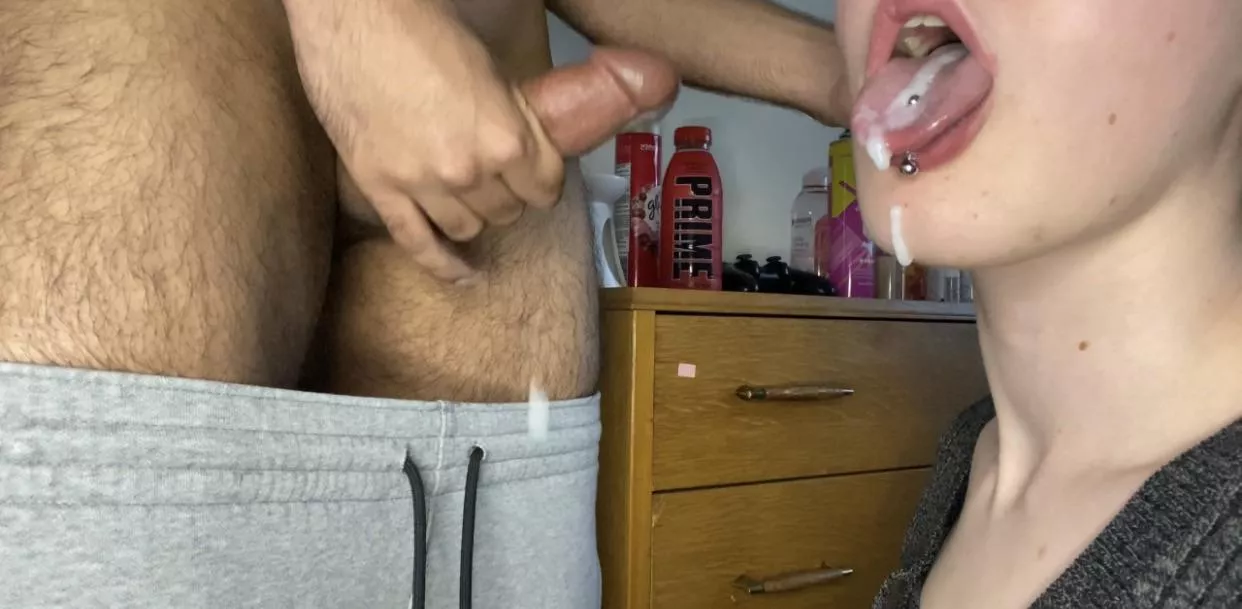 Good girls always swallow :3 posted by Sxarlettrose