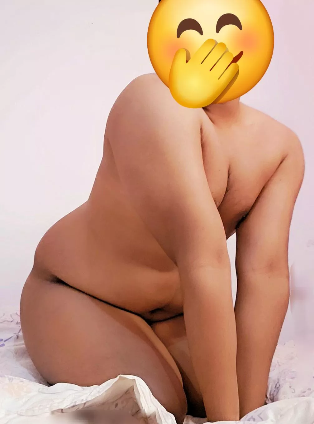 Got curves maybe🤭🙈💕  posted by Bottom_boii698