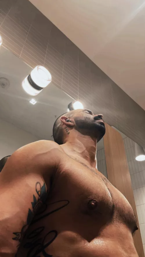 Happy Sunday cuties. Show them titties. by EfficientNose5550