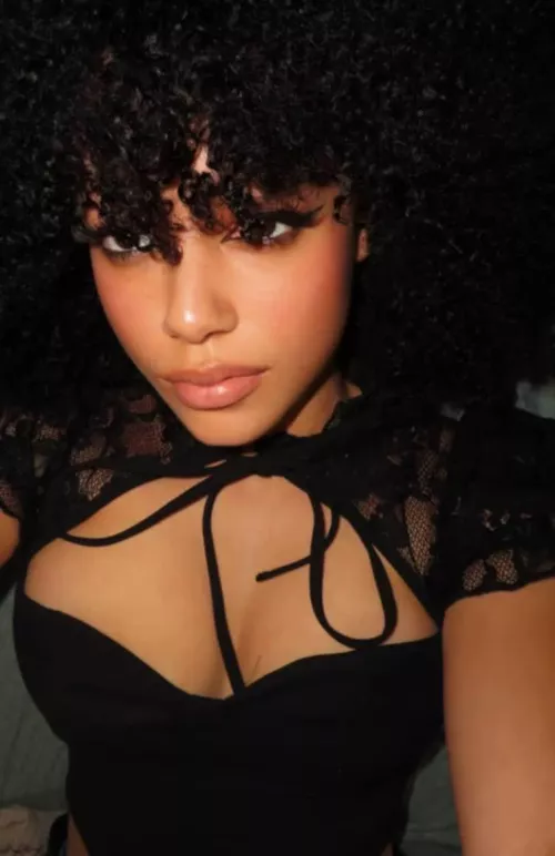 I can't control myself when I know you're looking at me. by Samiraxoxodarky