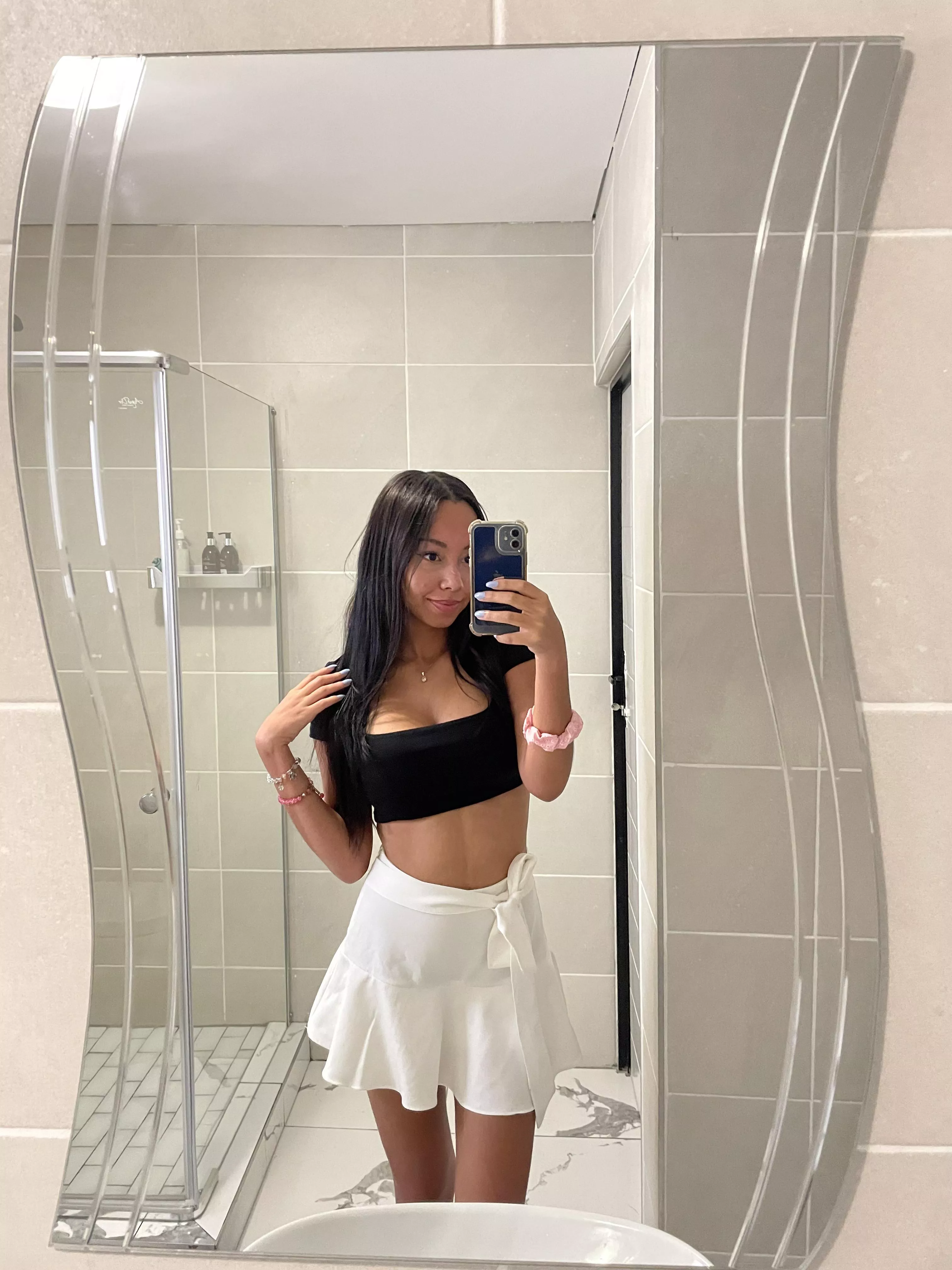 i love crop tops posted by glitteringplayground