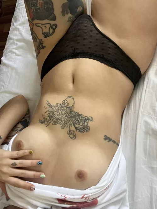 i’m a lonely boi  by hellosofi