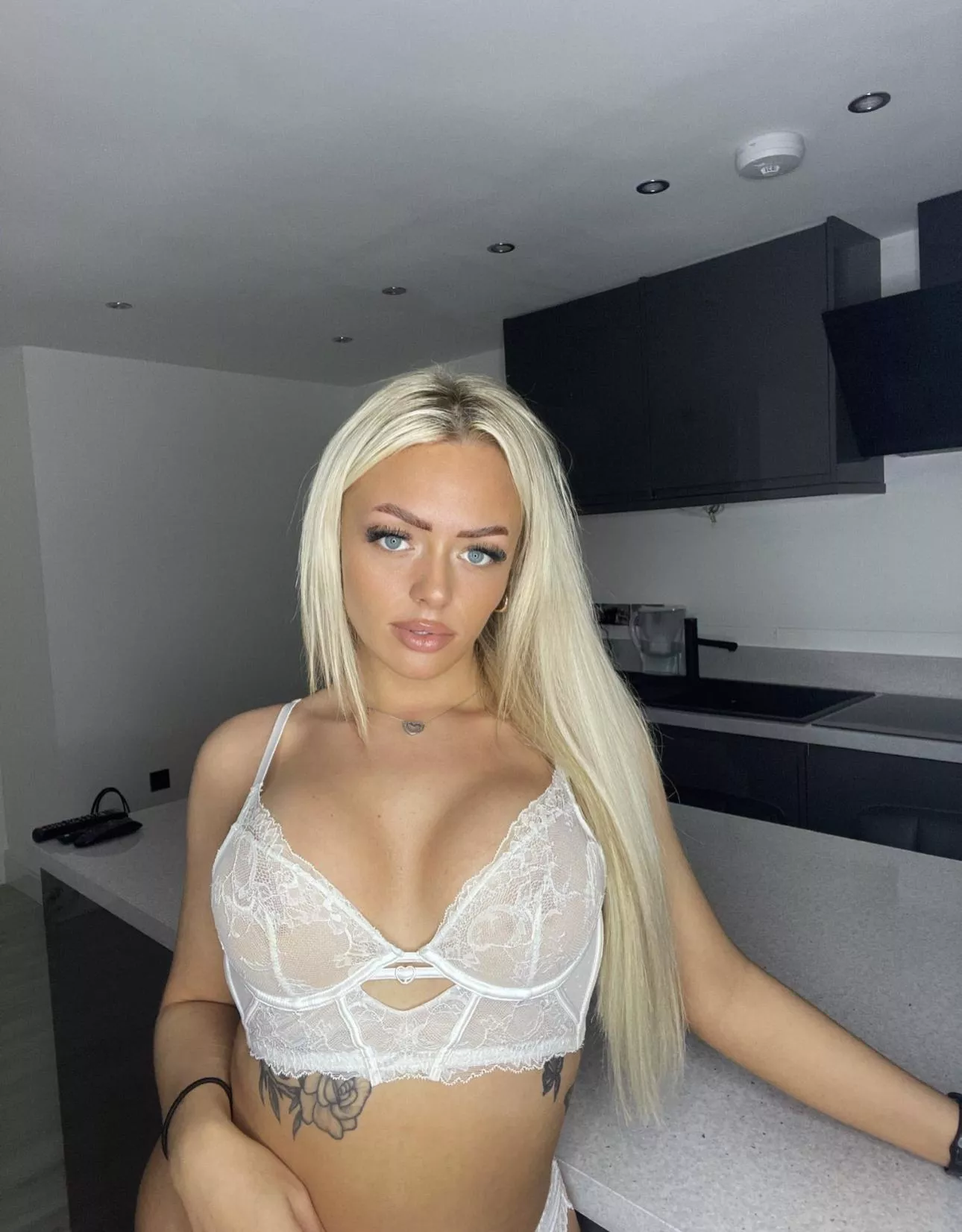 Is my top cute or is it just me... posted by Skye1xx