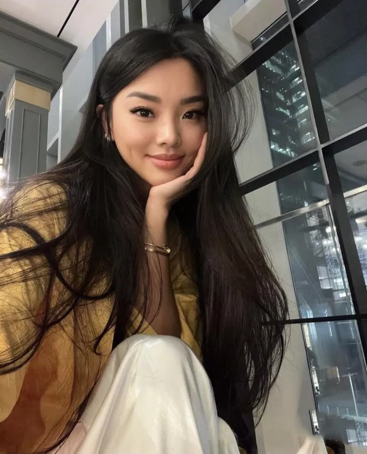 is she ur type?  posted by devilndaisies