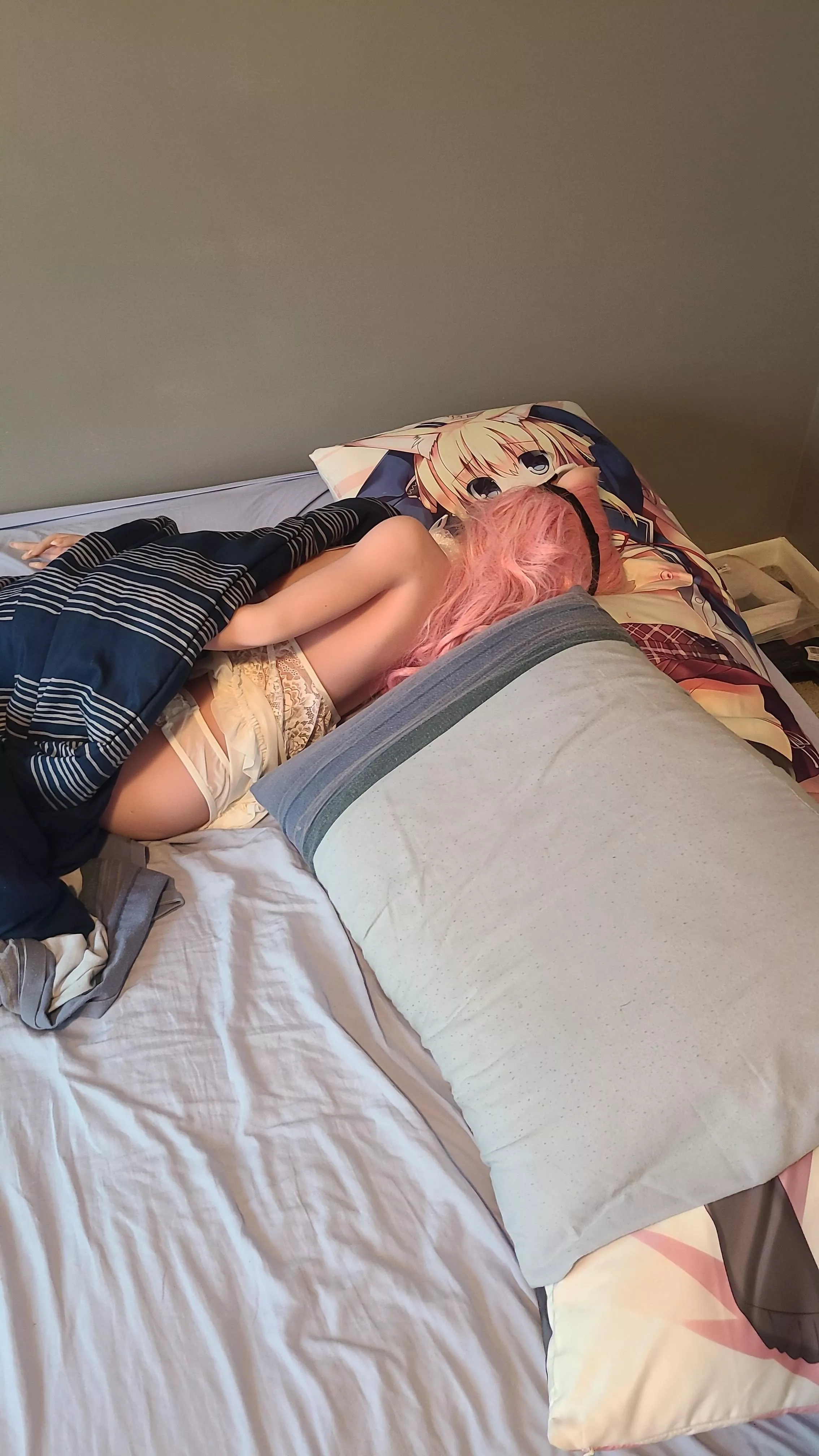 It's almost noon😴 posted by thatkurokitsune