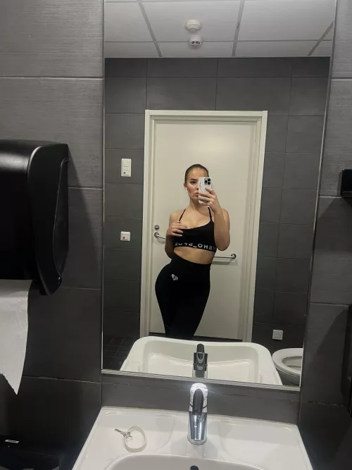 Its getting hot in here 🥵 by No_Degree9346