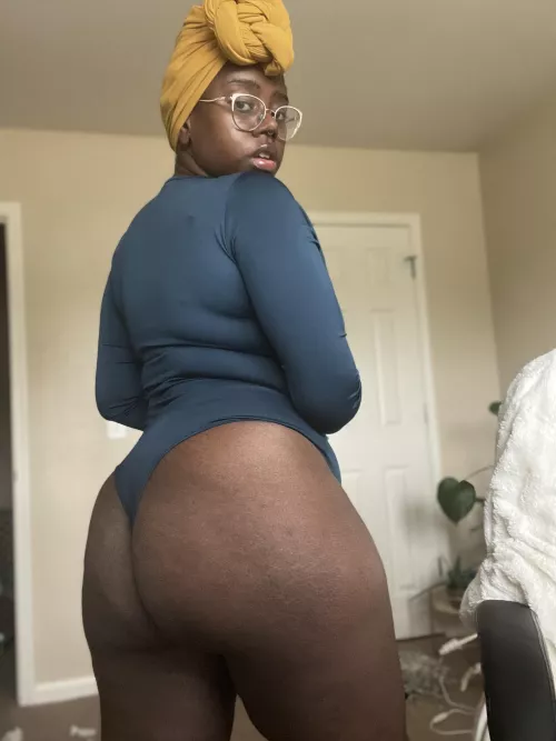 Just Peachy~ by hxpnda