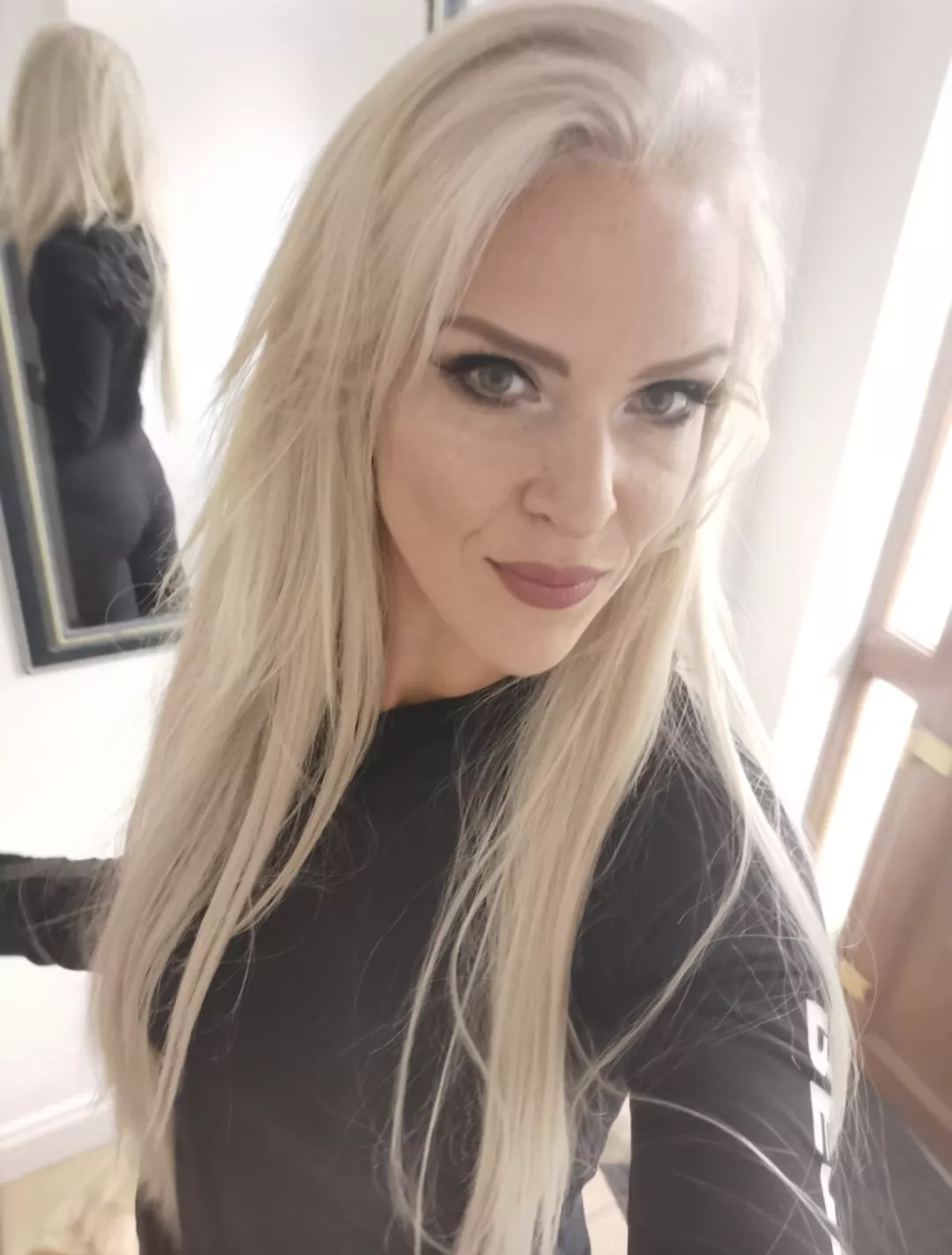 Just turned 40.. swinger, hotwife.. real milf.. posted by Lulu_Pump