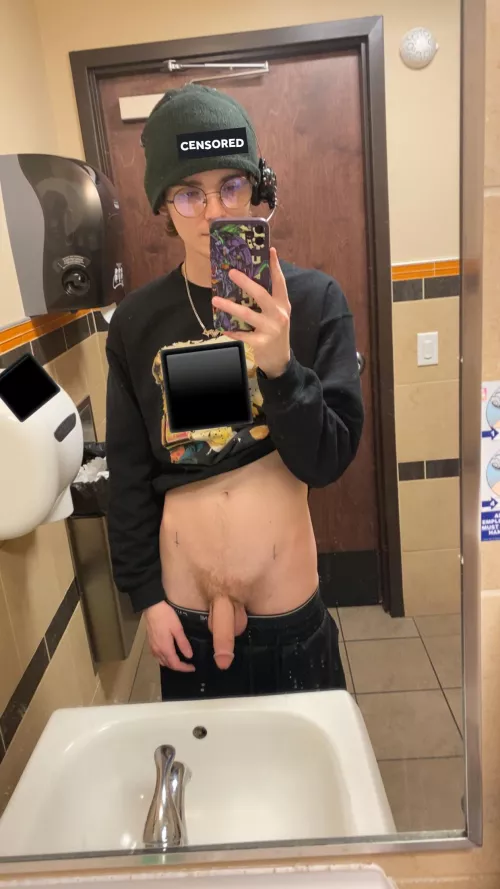 last night there was over 300 filled donuts so that wasn’t fun. by merlinho0t