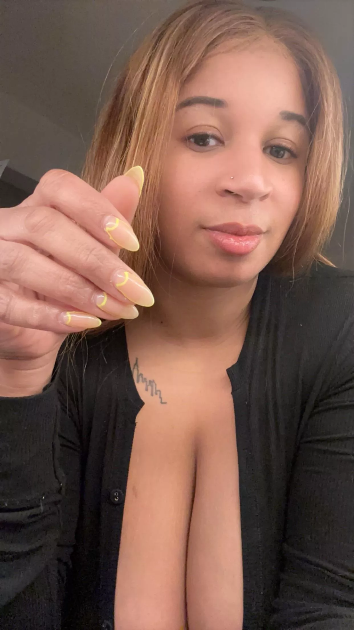 Like my nails? posted by MistressOakland