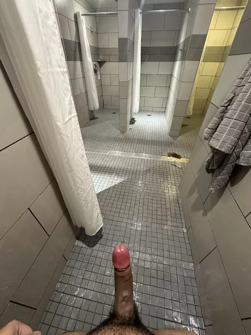 Little guy wouldn’t go down in the men’s locker room by slattgods