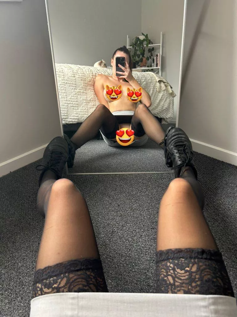 Naughty girl @annaannas_91  posted by annamays91