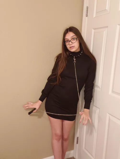 Pull my leash by AvaBunni