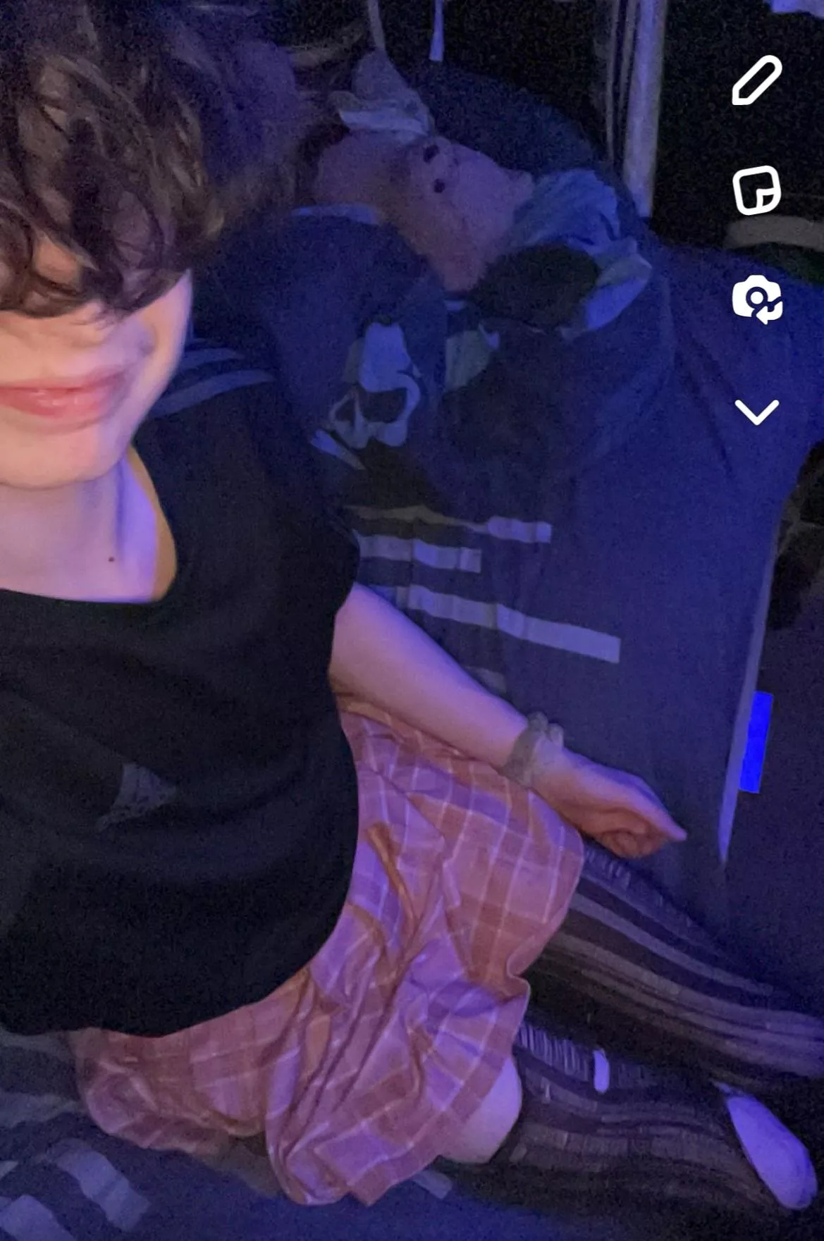 Starting to question my straightness the longer I’m on this subreddit posted by TpUxOasis