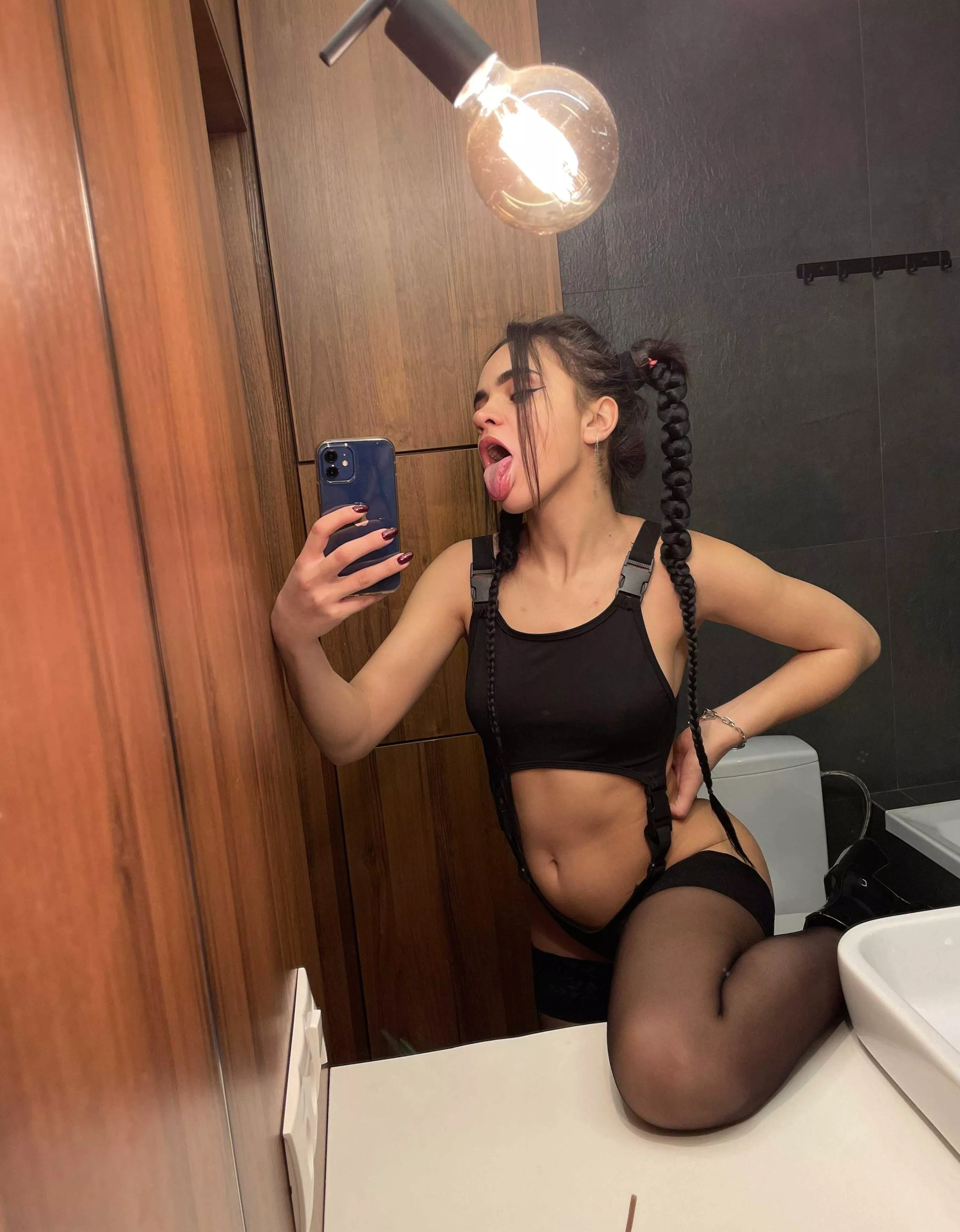 Tell me the size of your member with just one smiley posted by Queen_Voluptuousness