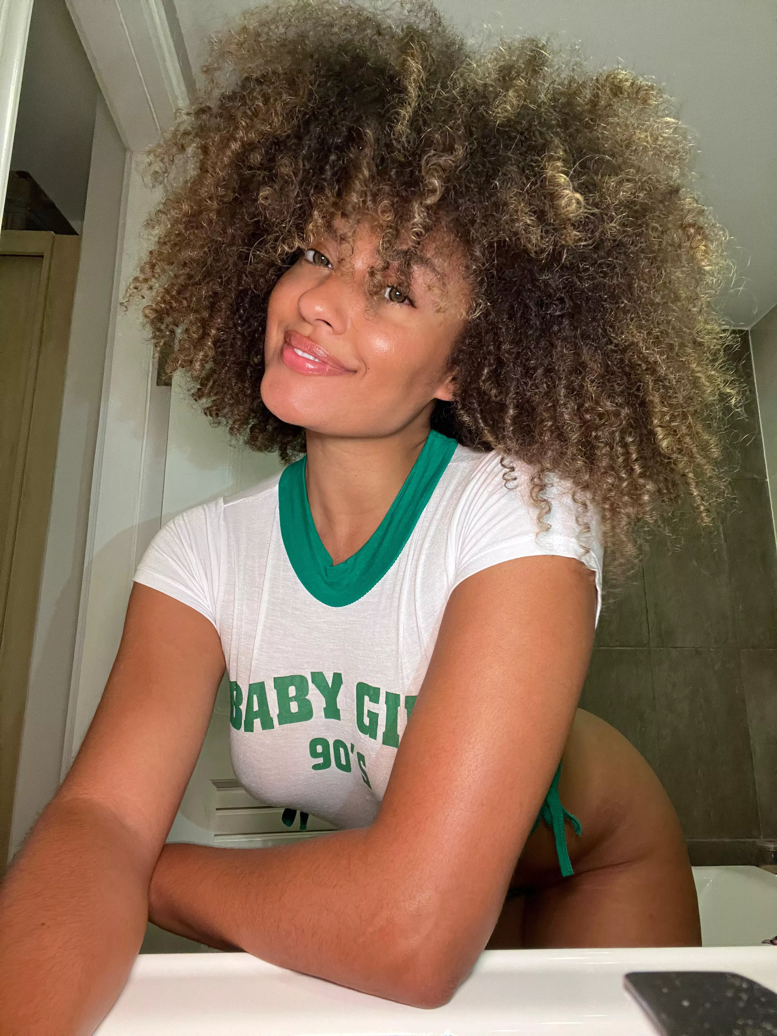 The girl next door  posted by giirlnextdoor