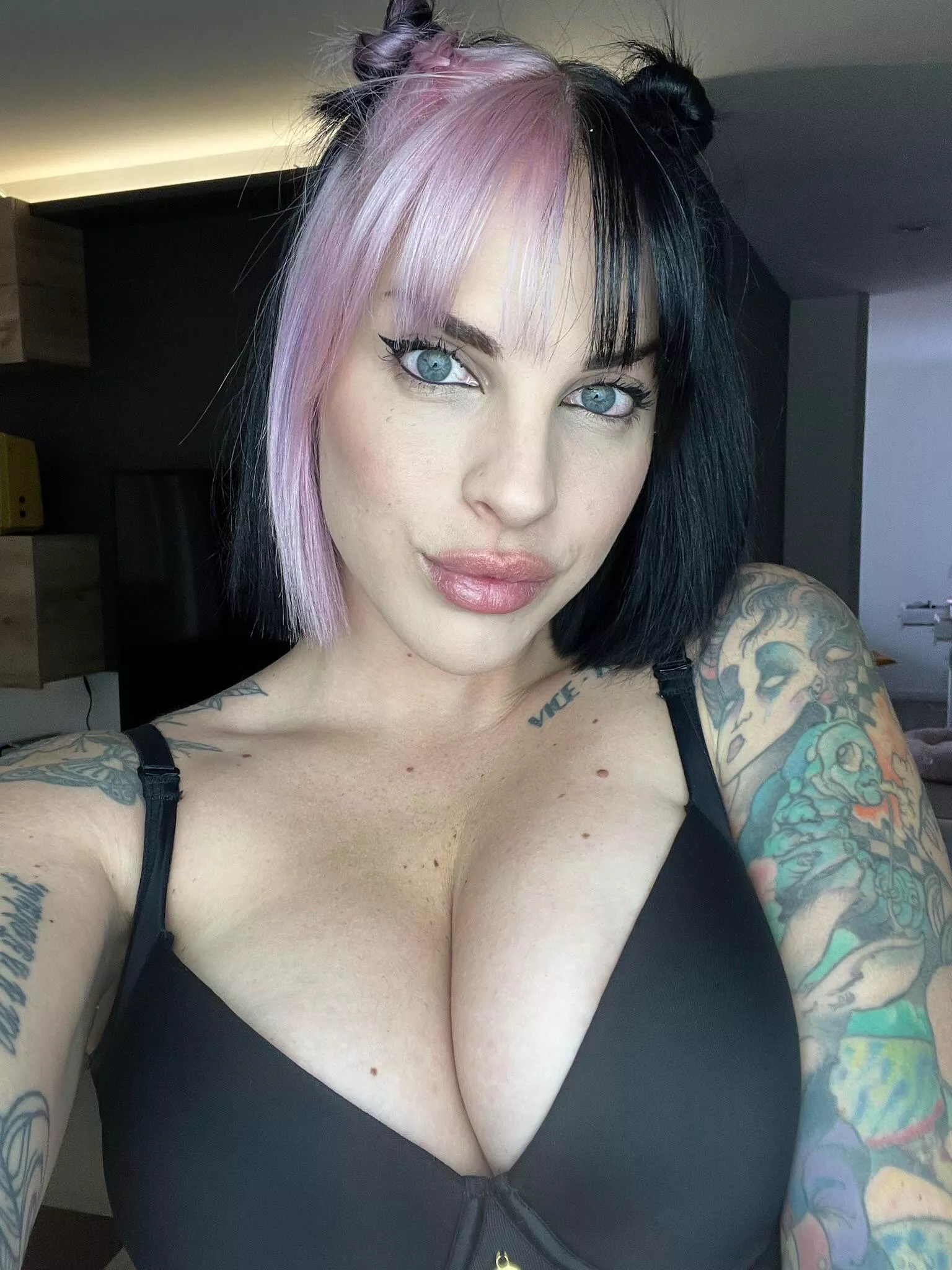 This is how i’d wait for you to come home posted by ottaviia