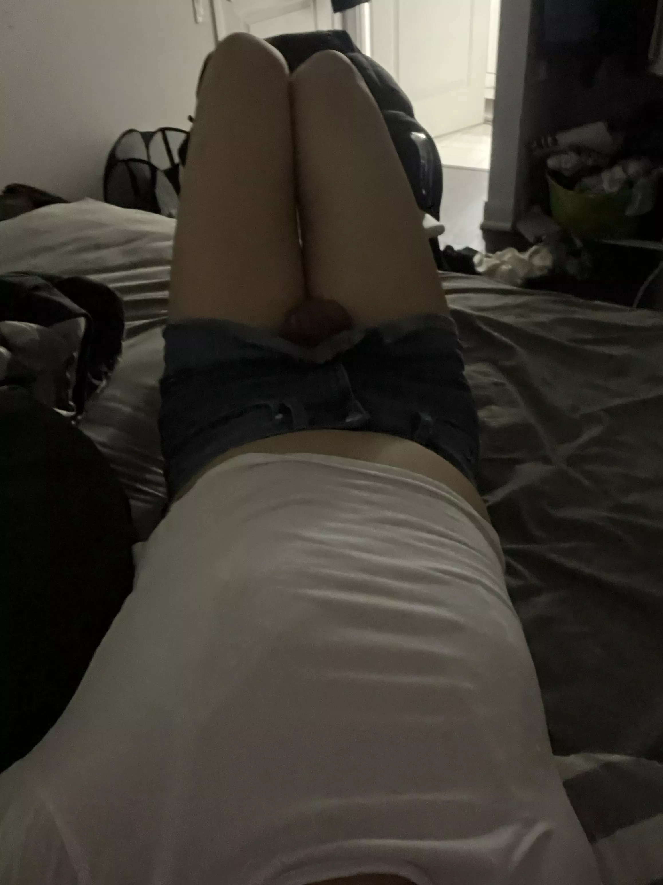 Trying on jeans skirt it on my Asian body🤗 posted by Naomichoifemboi