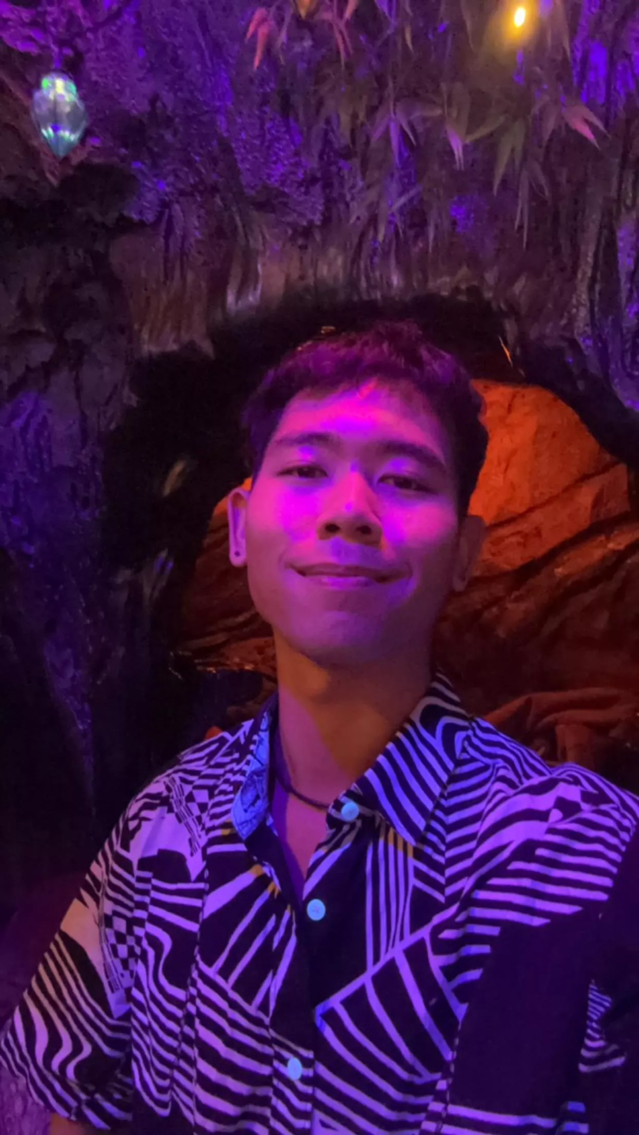 Wanna go in this cave with me? posted by dauzzie