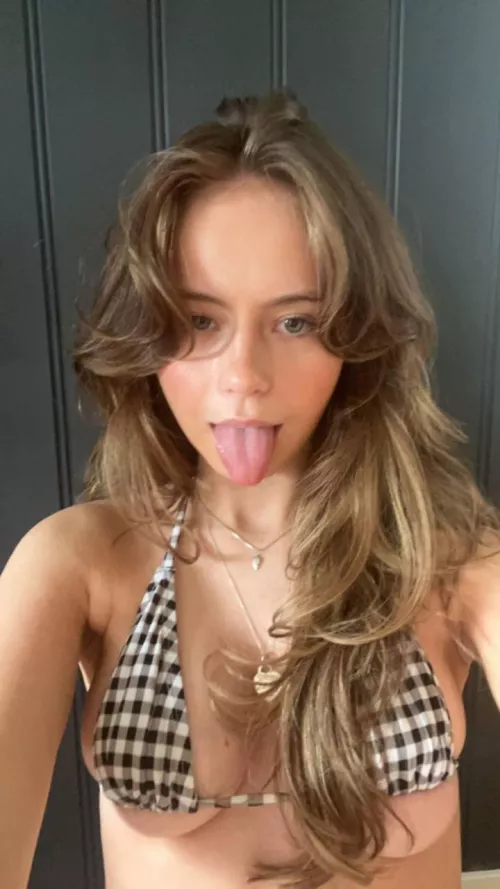 what would you do if i told you that im not wearing anything down below by Windy_Rouse