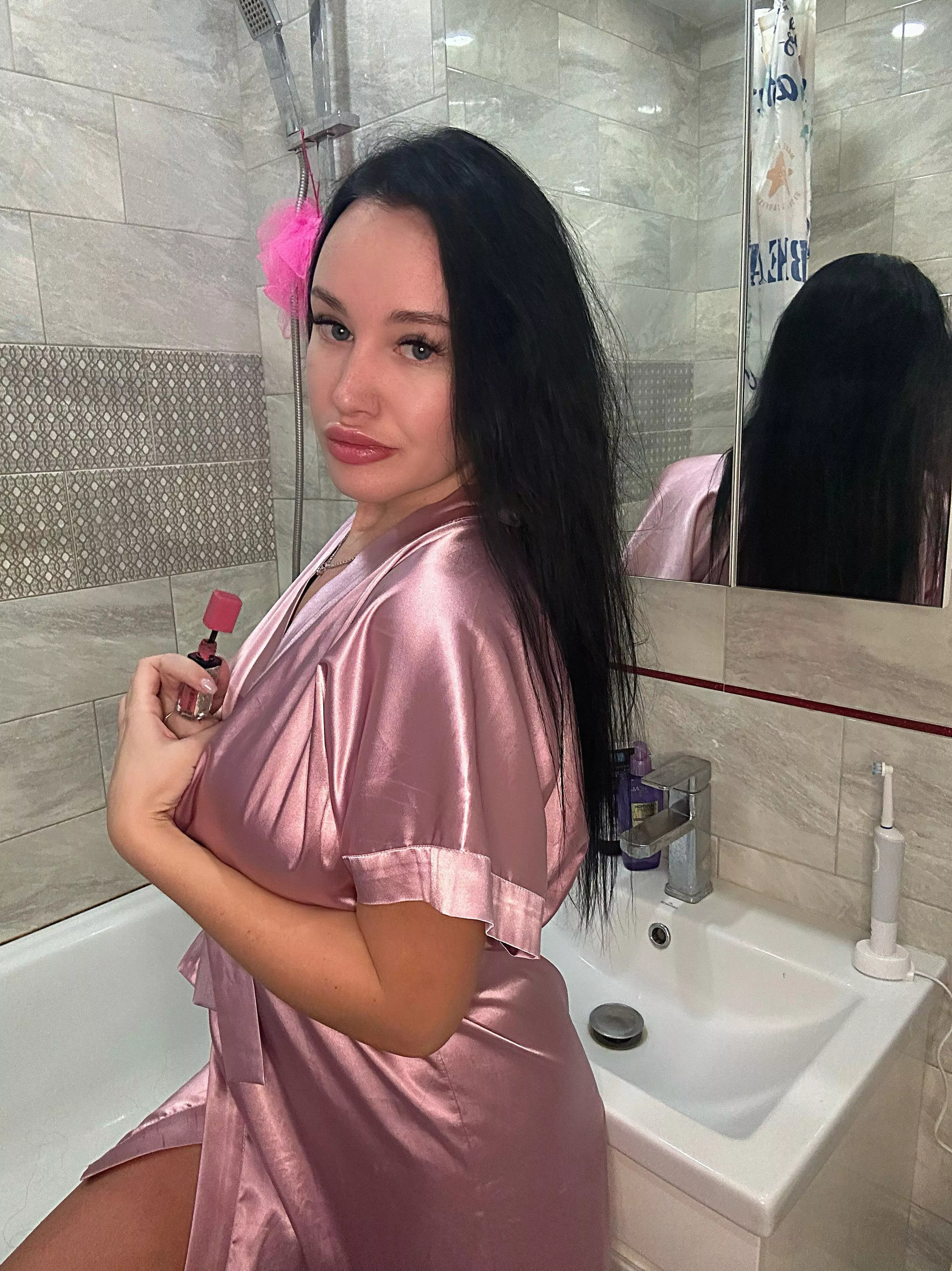 Would look so much better covered in your cumm.. posted by mivvvy