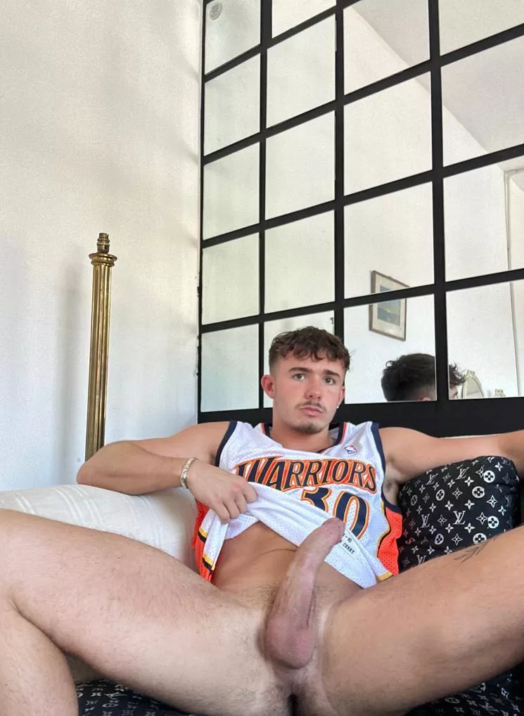 Would you let a 6ft giant breed you?? posted by Severe-Ad-6958