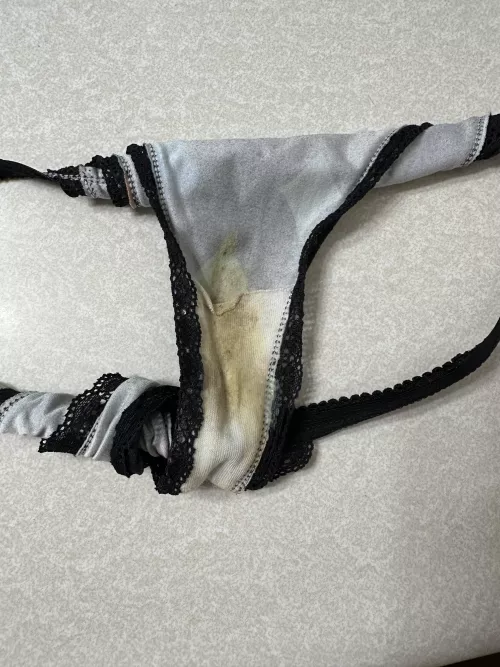 your favorite sweaty creamy milf next door! by nicholebaby1996