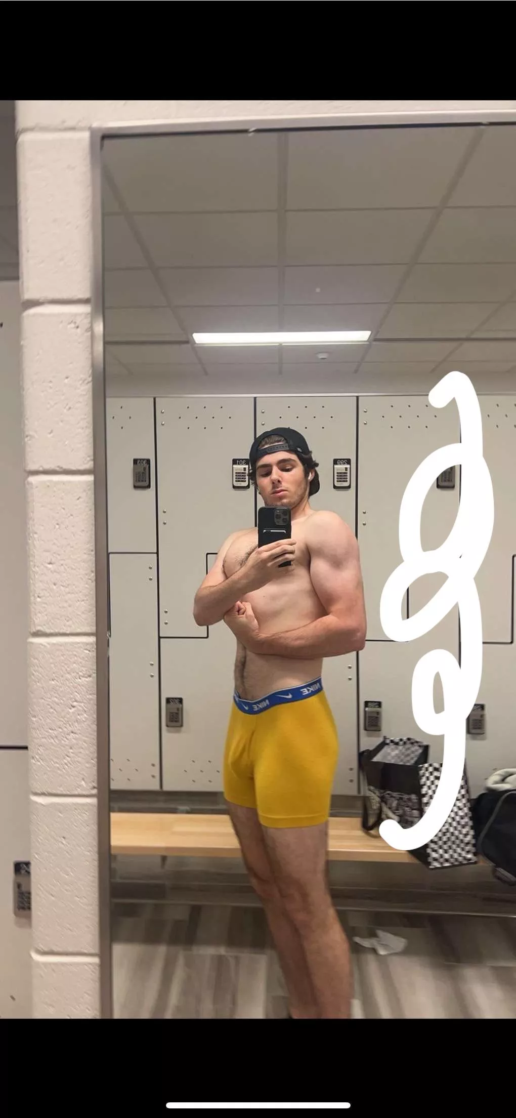 18m fit frat bro looking for similar fit/hung bromance. Send pics for response posted by Cars00nnbakee