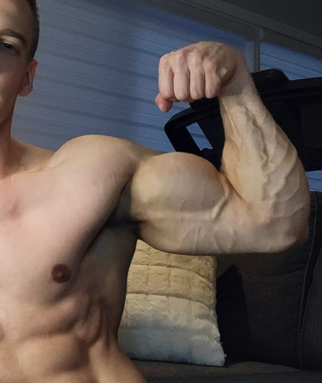 B I G 💪🏼😈🔥💦 posted by John_fitness91