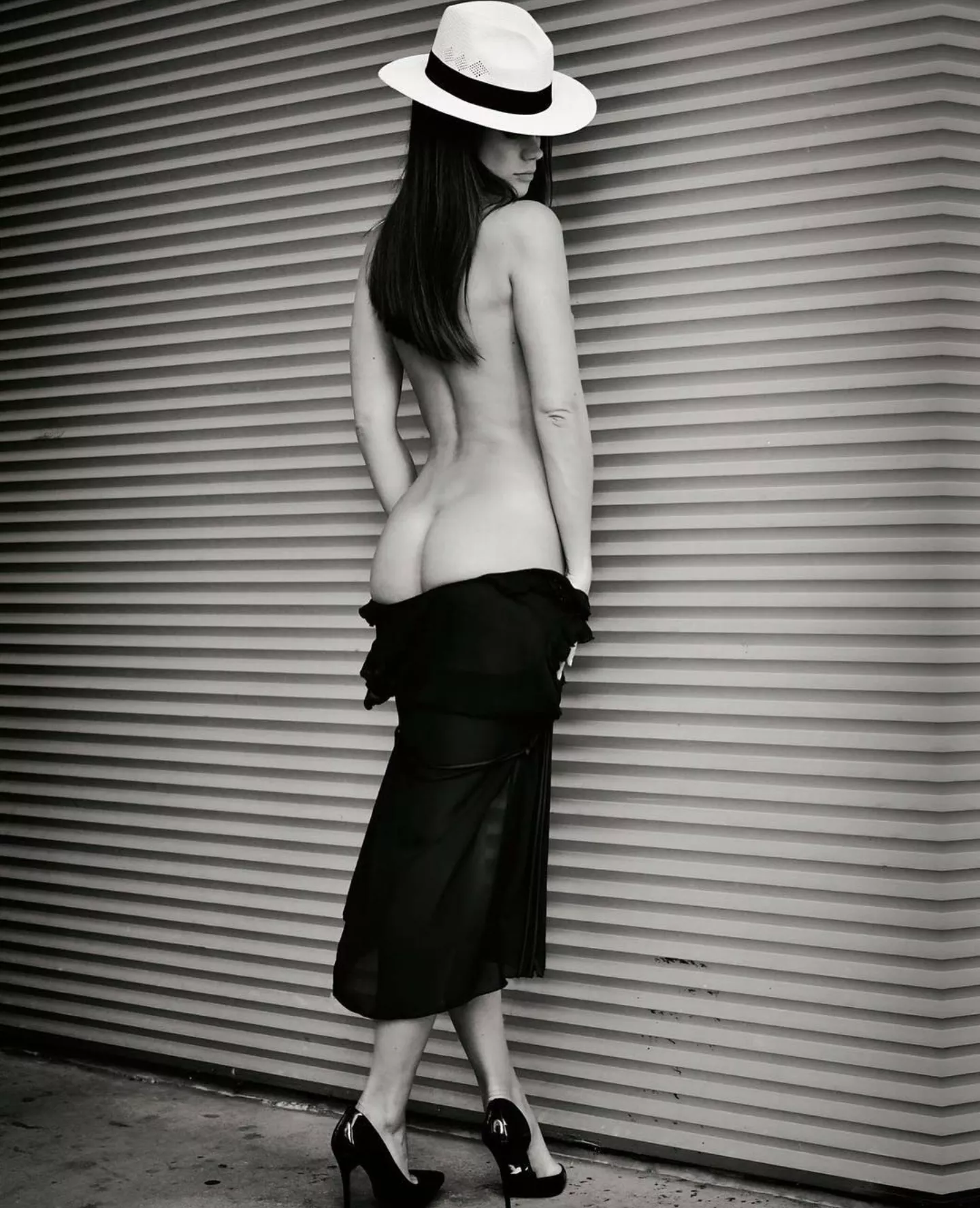 Back alley  posted by amazo-explorer