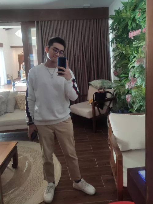 Back to Reddit 🙃 by VersaVers