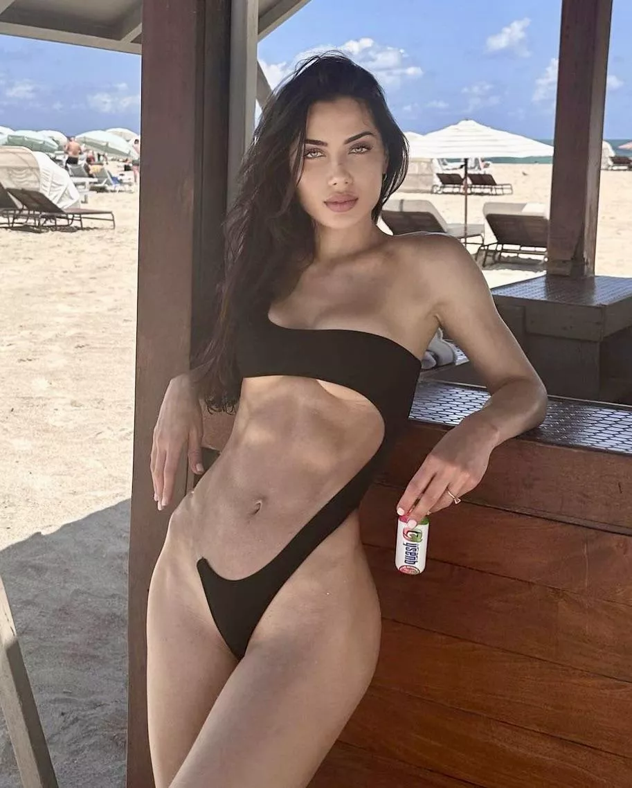 Black bikini posted by Acrobatic_Spring