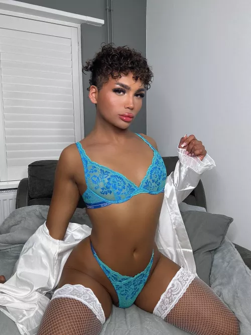 Blue is my favourite colour by blondebbyalfie