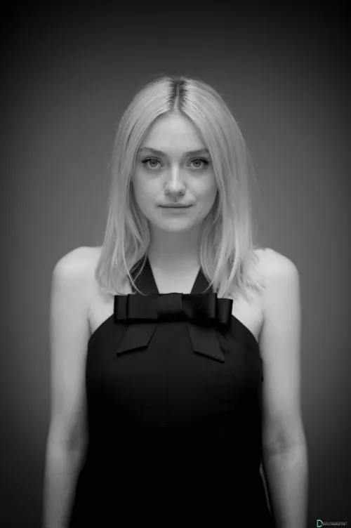 Dakota Fanning by asdfbtwin