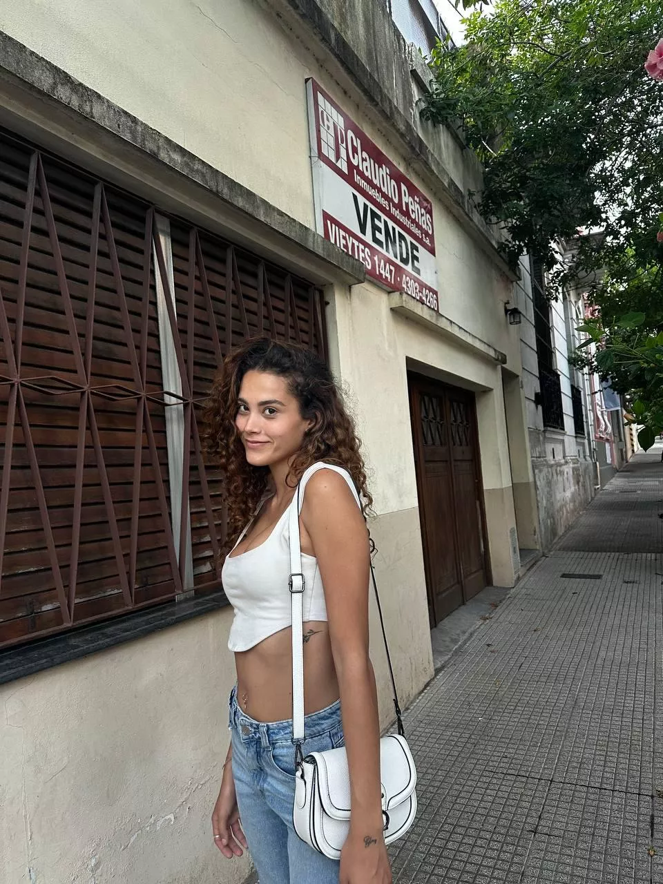 Do I look cute with my crop top? posted by leenchot