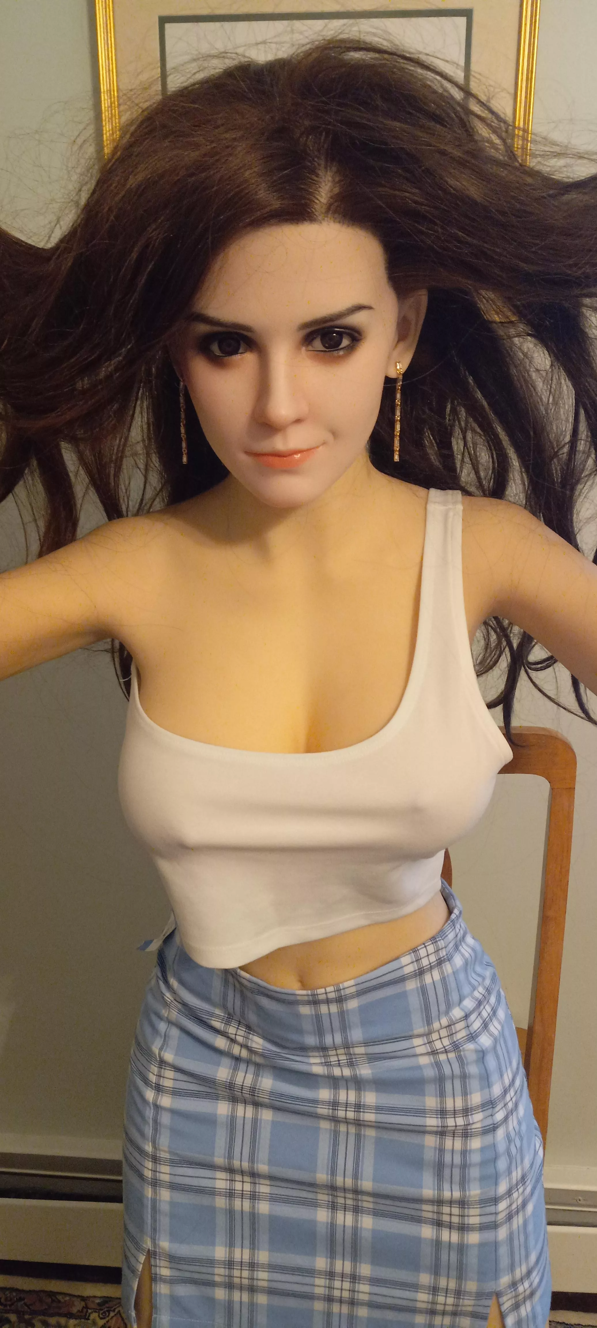  Emma looking fine! posted by United_Word7484