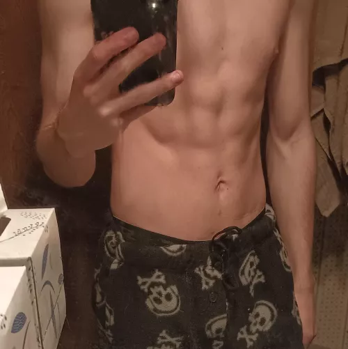 Finally got the courage to show myself😁 by EmberTwink40