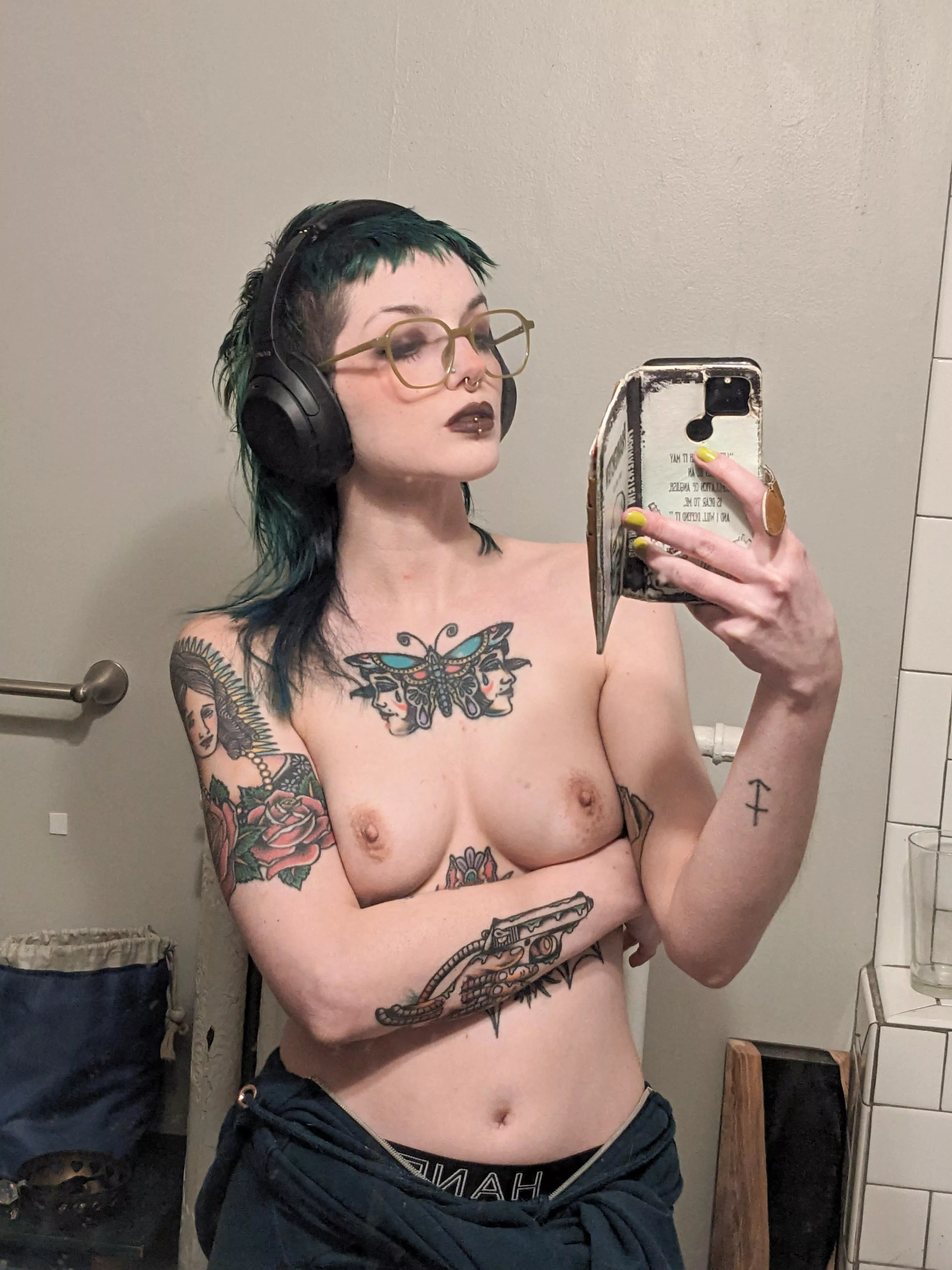 Guess what I'm Listening to. posted by Mossy_Kitten