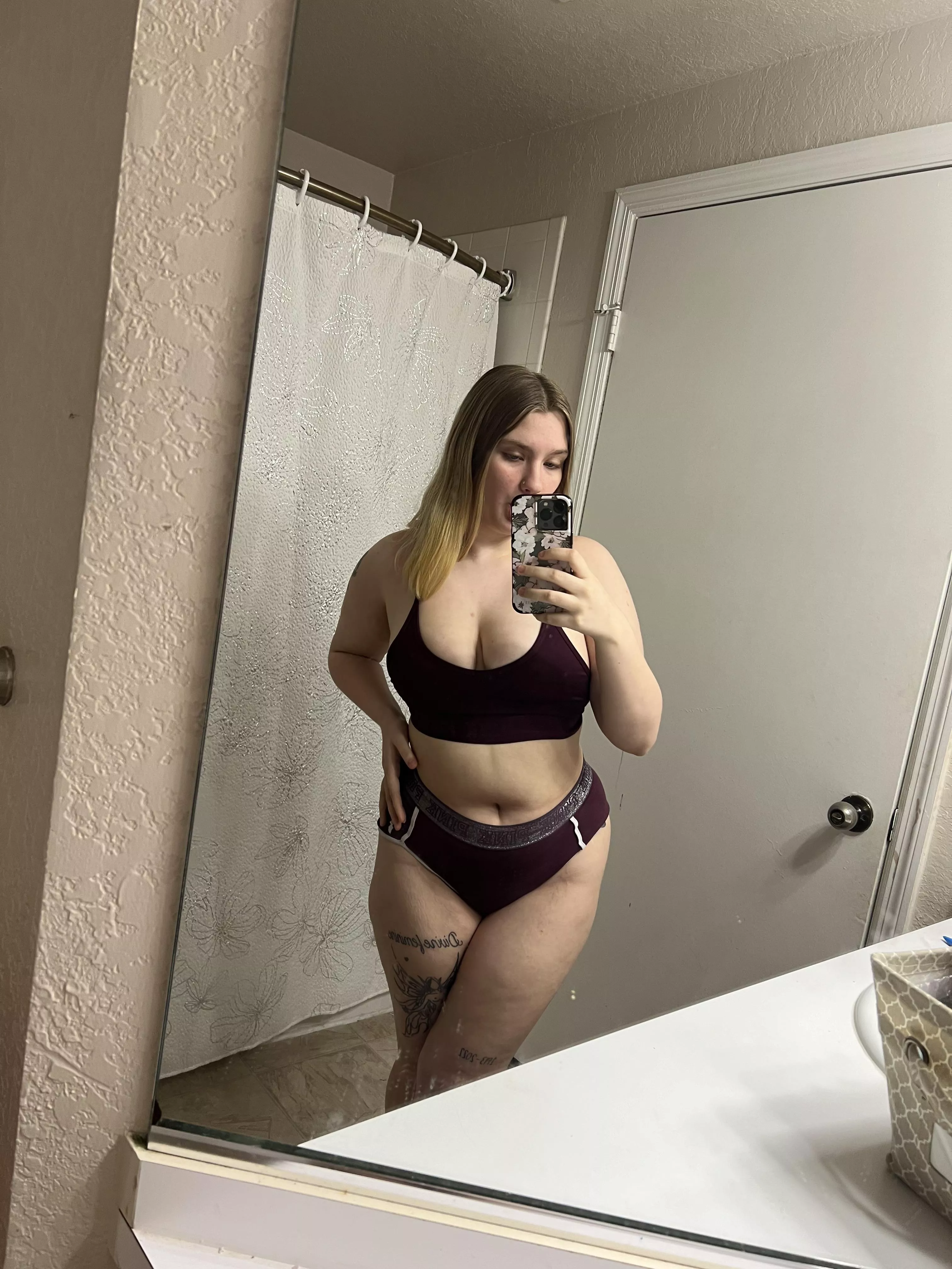 happy monday you horny gentlemen :) posted by Titflixx