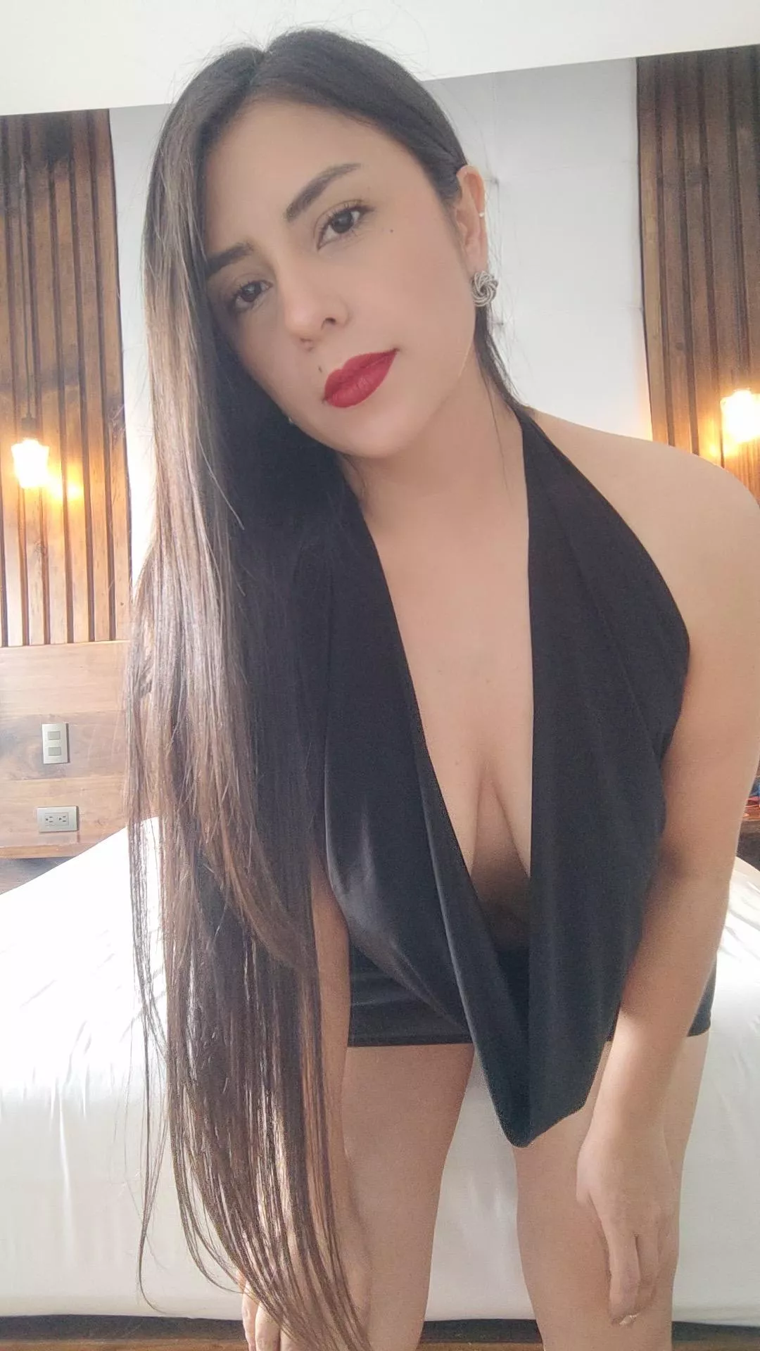 Happy start to the week my beautiful loves posted by miaamorcito