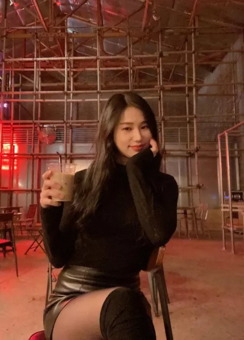 Hey everyone! It's been a while, I hope you like this pic by MissIzi