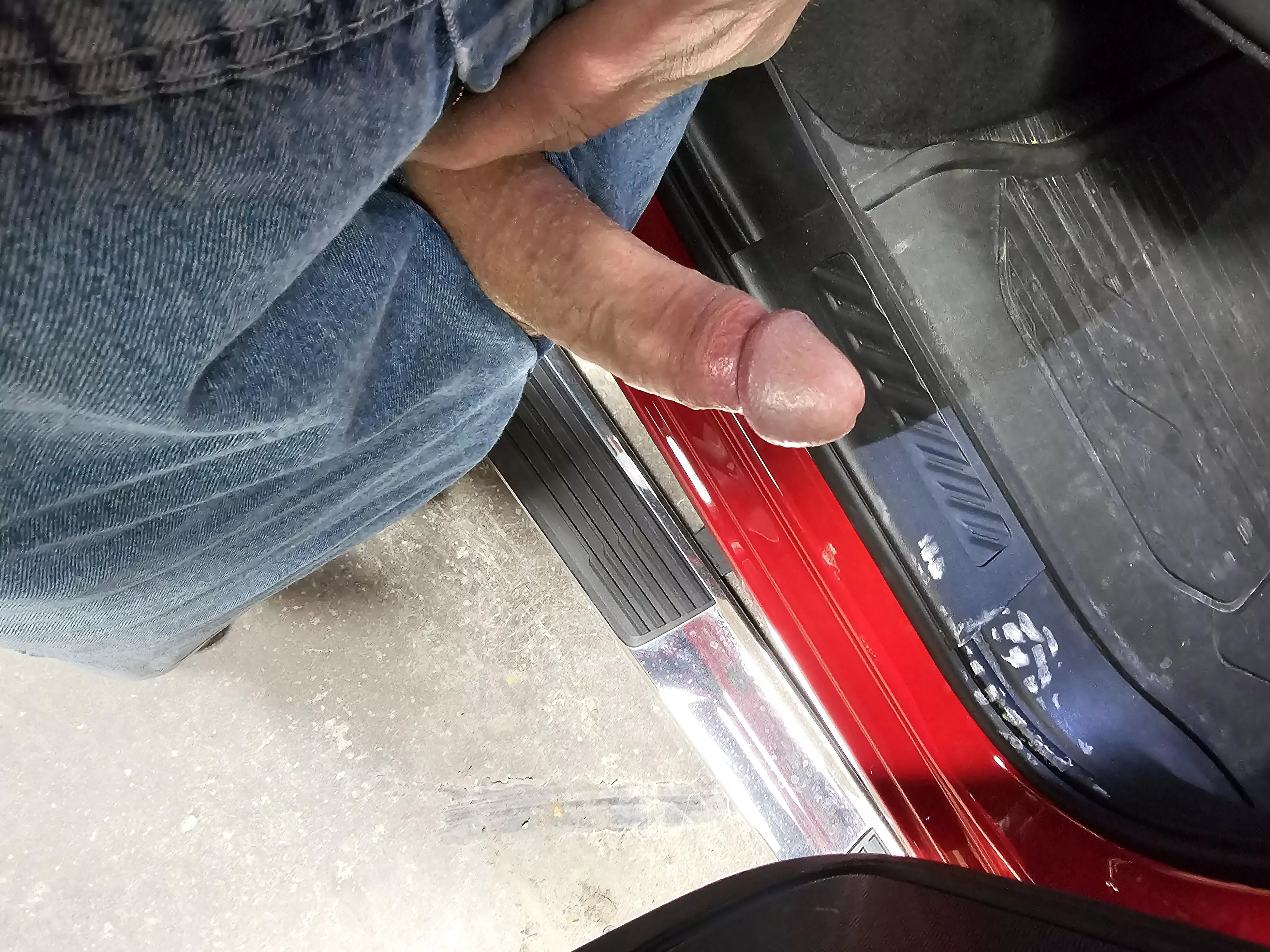 horny mechanic.... posted by shadyj88