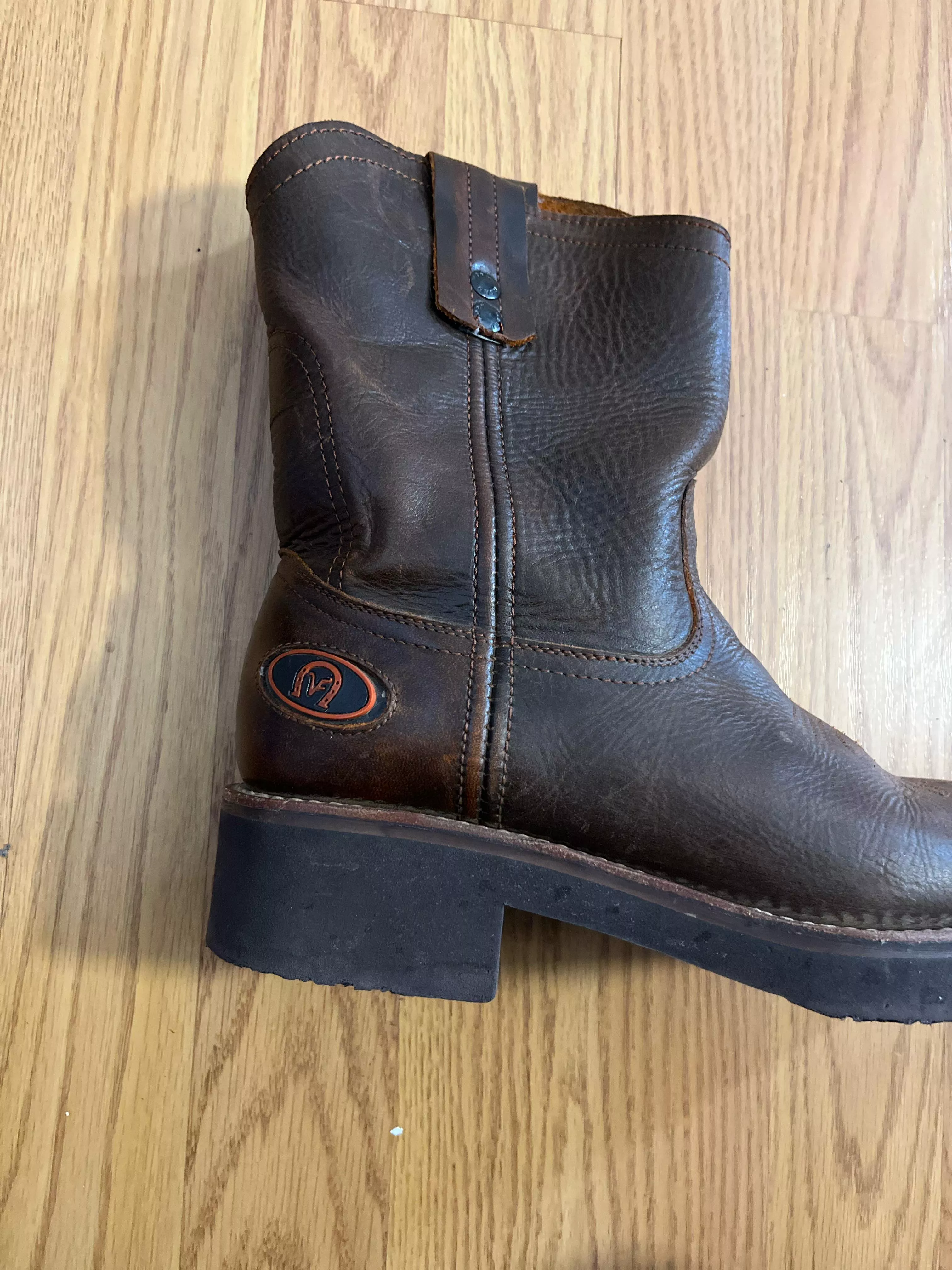 I can’t find the brand of my boots posted by DemonDogDentex