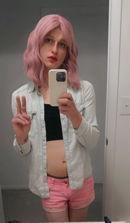 I just wanna wear shorts all the time 💕😅 by Youngkennygriffin