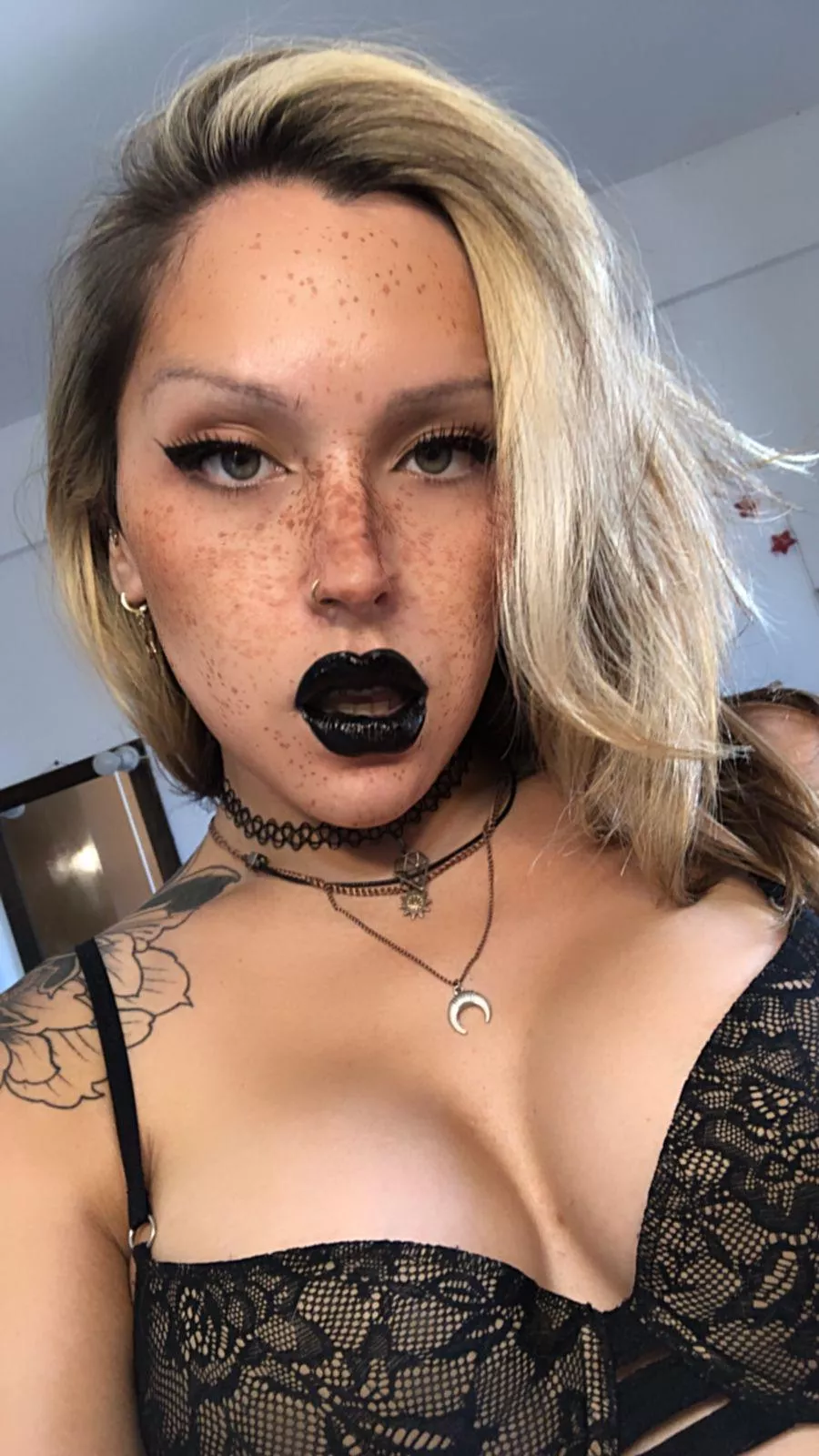 im honry babe posted by belena96