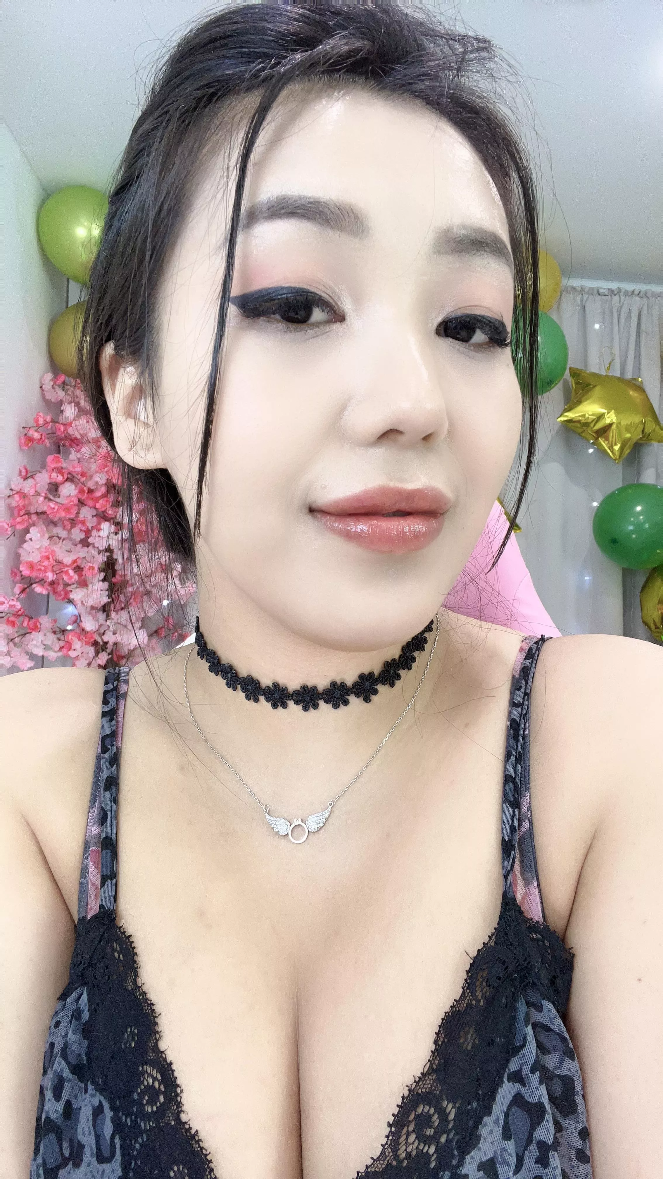 I'm your obedient girl, give me instructions. posted by PrettyHotAmazing